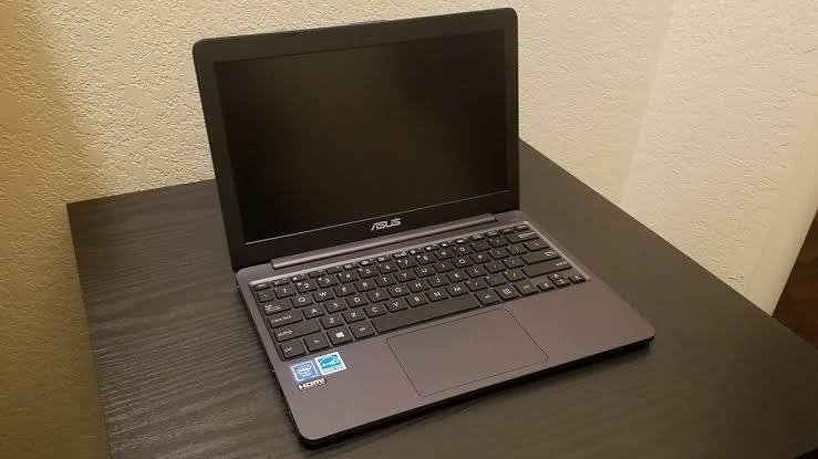 ASUS VivoBook 11.6